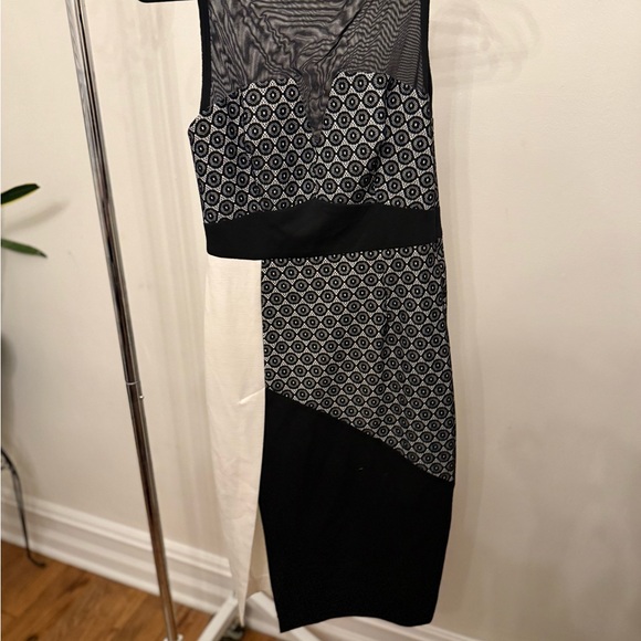 Topshop Black and White Asymmetrical Dress - Picture 4 of 6